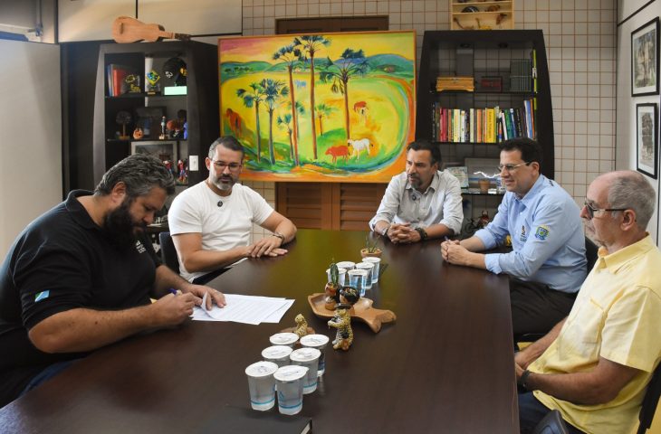 Parceria garante que acervo do Arquivo Público Estadual de MS seja completamente digitalizado Parceria garante que acervo do Arquivo Público Estadual de MS seja completamente digitalizado