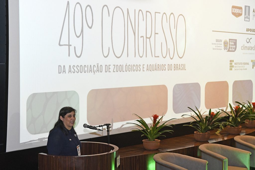 >Presidente da AZAB, Mara Cristina Marques, durante abertura do evento