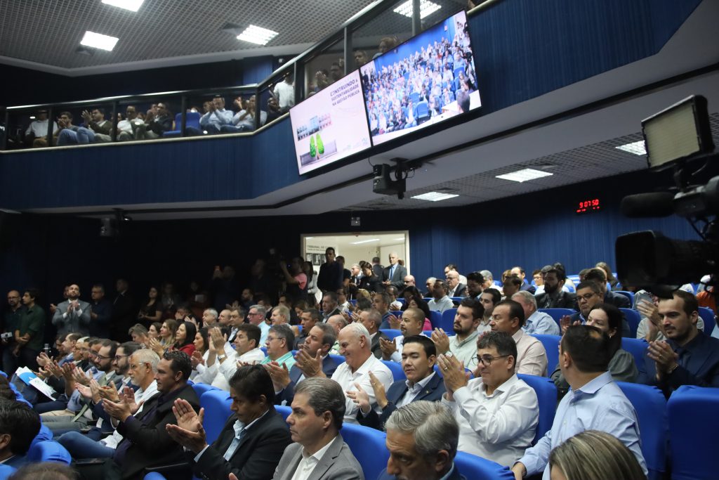 >O evento contou com presença maciça de prefeitos, prefeitas, vereadores e representantes de instituições públicas
