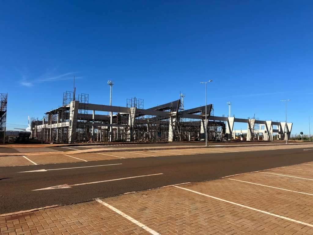 Mais moderno e funcional, novo receptivo do aeroporto ganha forma com avanço das obras em Dourados Mais moderno e funcional, novo receptivo do aeroporto ganha forma com avanço das obras em Dourados