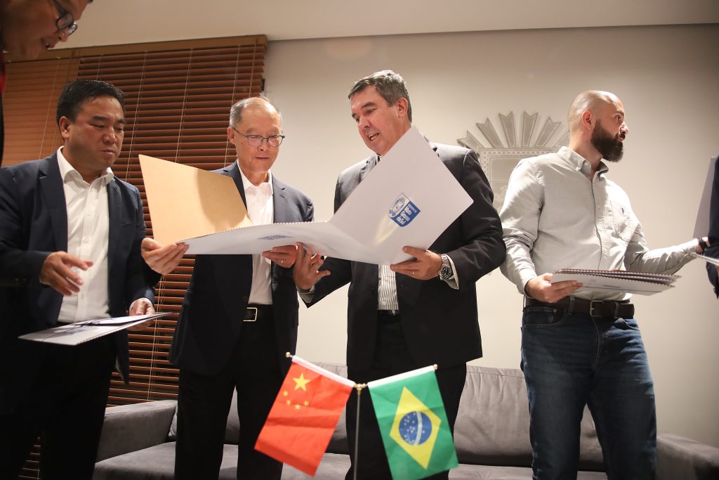 >Governador recebeu grupo empresarial chinês no gabinete