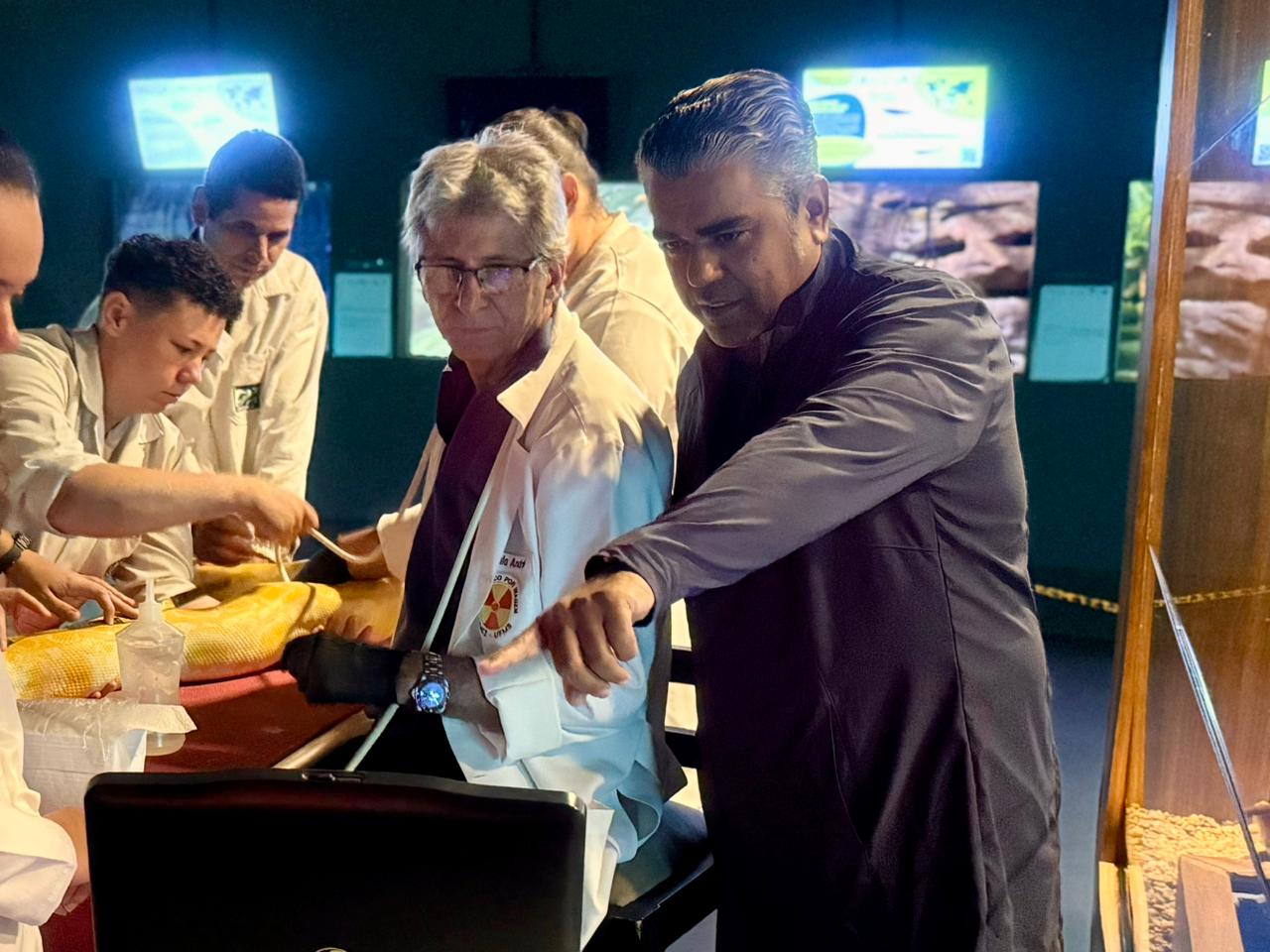 Parceria entre Bioparque Pantanal e UFMS garante cuidados preventivos em serpentes e arraias Parceria entre Bioparque Pantanal e UFMS garante cuidados preventivos em serpentes e arraias