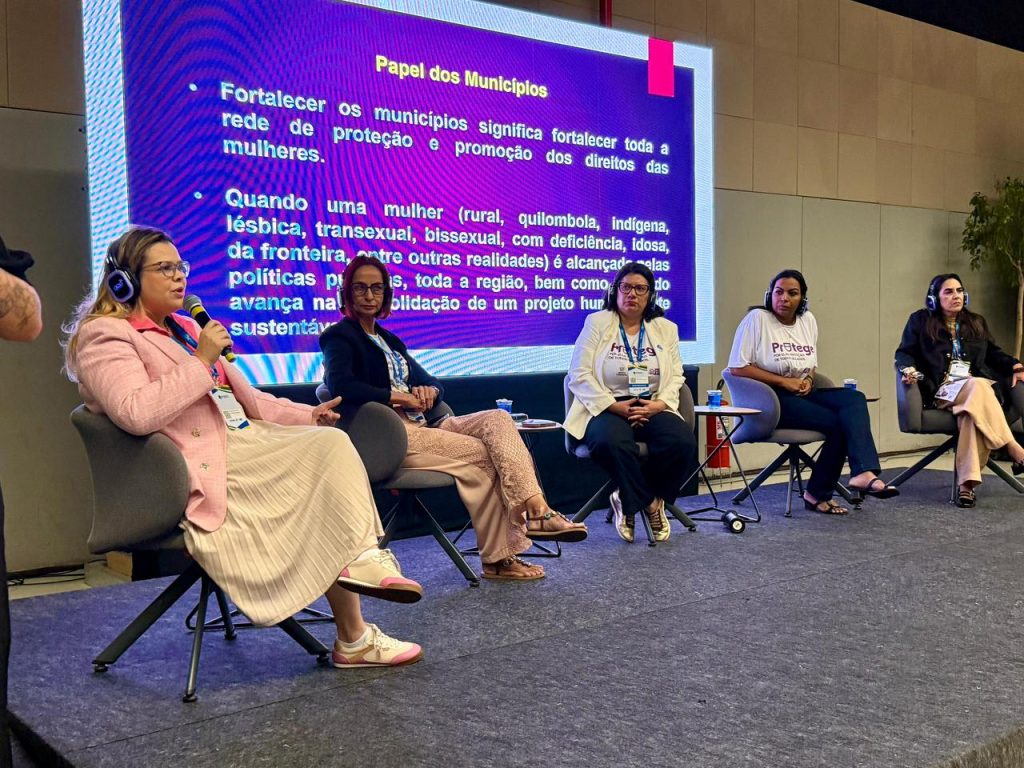 >Painel teve participações de gestoras de Ponta Porã, Corumbá, da subsecretária Manuela Nicodemos Bailosa, que fez a mediação, juntamente com as gestoras de Maracaju e Rio Brilhante. 