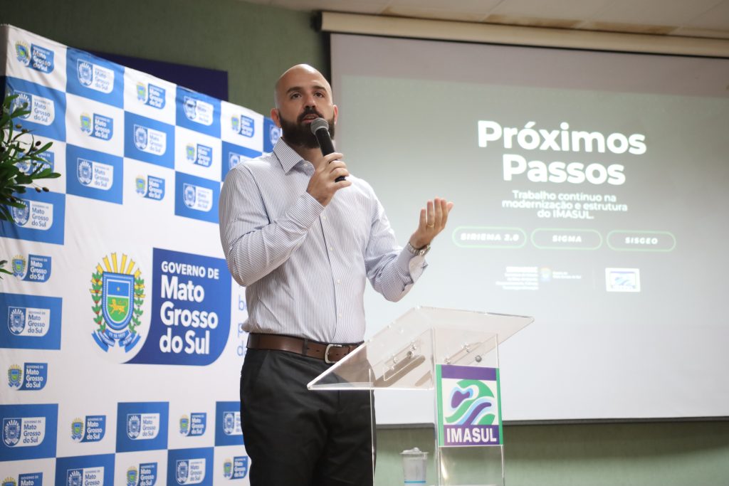 >Secretário da Semadesc, Artur Falcette, durante discurso no evento do Imasul