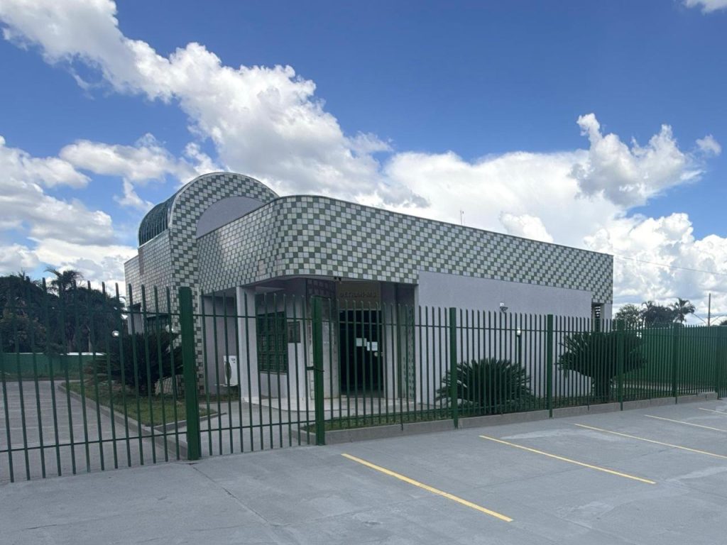 >Fachada da agência de Corguinho, com o detalhe das pastilhas