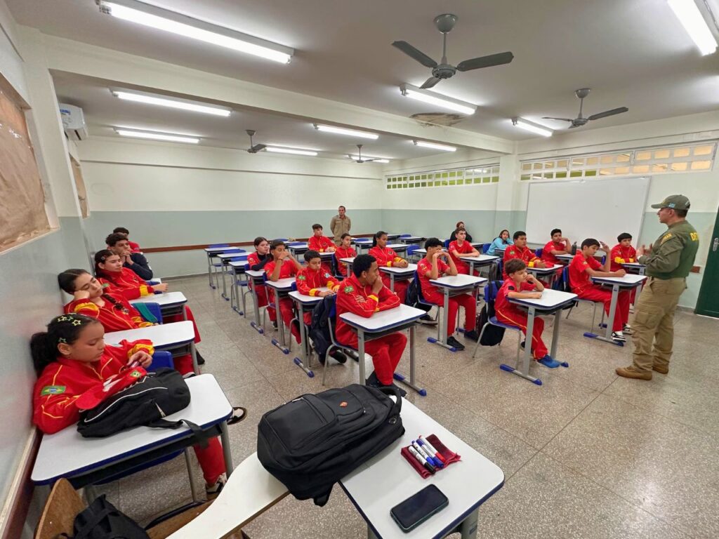 Ação com jovens do Bombeiros do Amanhã