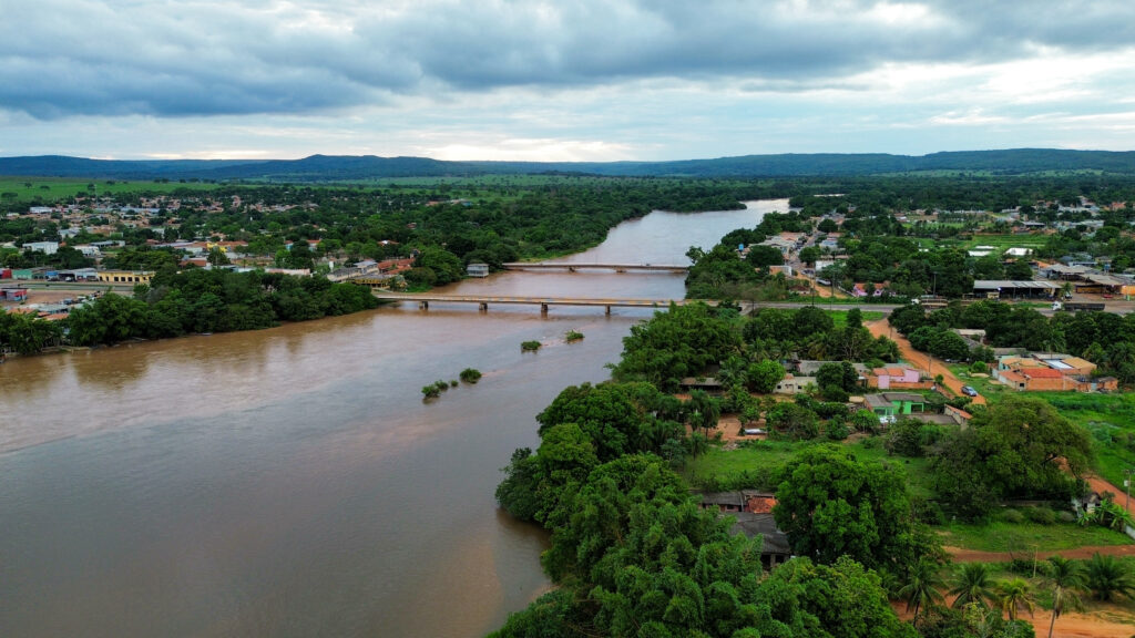 >Rio Taquari, em Coxim, também apresentou queda na elevação (Foto: Saul Schramm)
