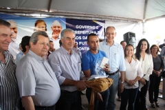Entrega de kit escolar em Ponta Porã - Foto Chico Ribeiro