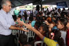 Entrega de kit escolar em Ponta Porã - Foto Chico Ribeiro