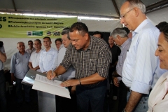 Entrega de kit escolar em Ponta Porã - Foto Chico Ribeiro