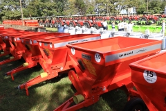 Entrega de  Tratores e Equipamentos para Agricultura Familiar - Foto Edemir Rodrigues
