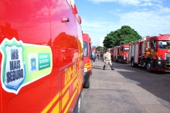 Reinaldo entrega 21 viaturas para o Corpo de Bombeiros - Foto Edemir Rodrigues