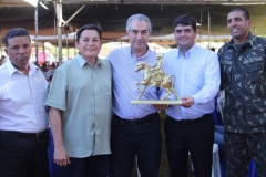 Governador recebe homenagem em Nioaque – Foto Chico Ribeiro