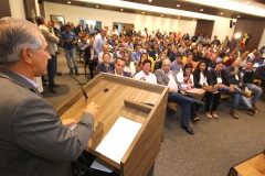 Governador participa do encerramento de seminário para Vereadores - Foto Edemir Rodrigues (1)