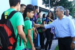 Governador recepciona alunos e entrega kit escolar - Foto Edemir Rodrigues (4)