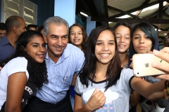 Governador recepciona alunos e entrega kit escolar - Foto Edemir Rodrigues (67)