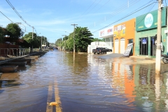 Governador visita desabrigados da cheia do rio Aquidauana e entrega mantimentos-Foto Edemir Rodrigues (15)