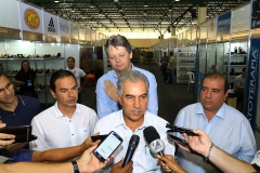Governador_visita_feira_de_calçados_Foto_Edemir_Rodrigues (11)