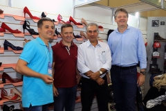 Governador_visita_feira_de_calçados_Foto_Edemir_Rodrigues (9)