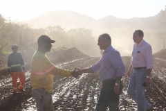 Governador visita obras e assina convênios em Bonito - Foto Chico Ribeiro