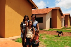 Governo entrega casas em Vicentina- Foto Edemir Rodrigues