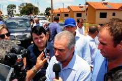 Governo entrega casas em Vicentina- Foto Edemir Rodrigues