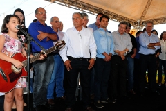 Governo entrega casas em Vicentina- Foto Edemir Rodrigues
