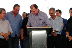 Governo entrega casas em Vicentina- Foto Edemir Rodrigues