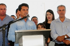 Governo entrega casas em Vicentina- Foto Edemir Rodrigues