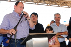 Governo entrega casas em Vicentina- Foto Edemir Rodrigues