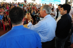 Governo entrega casas em Vicentina- Foto Edemir Rodrigues