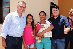 Governo entrega casas em Vicentina- Foto Edemir Rodrigues