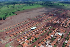 Governo entrega casas em Vicentina- Foto Edemir Rodrigues