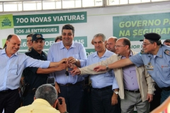 Governo visita obras da Sanesul, lança construção de casas e entrega viaturas em Coxim - Foto Chico Ribeiro (37)