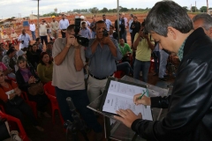 Governo visita obras da Sanesul, lança construção de casas e entrega viaturas em Coxim - Foto Chico Ribeiro (5)