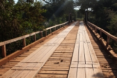 Pontes de madeira que serão trocadas pelas de concreto - Foto Chico Ribeiro (2)