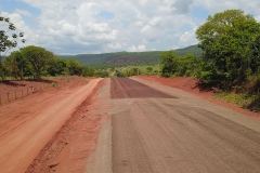 Obras de pavimentação da estrada parque de Piraputanga - Foto Edemir Rodrigues